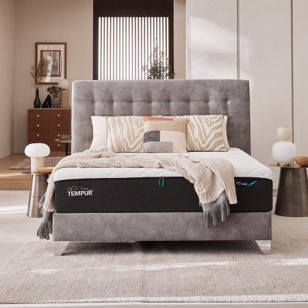 Lit complet avec matelas Tempur Pro Luxe CoolQuilt haut de gamme en exposition chez Olyrêve